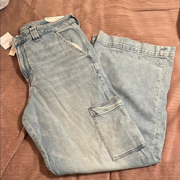 American Eagle Outfitters Light Blue Flare Jeans - Picture 2 of 8